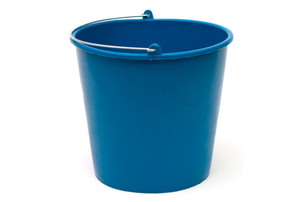 Cubo azul plástico reciclado